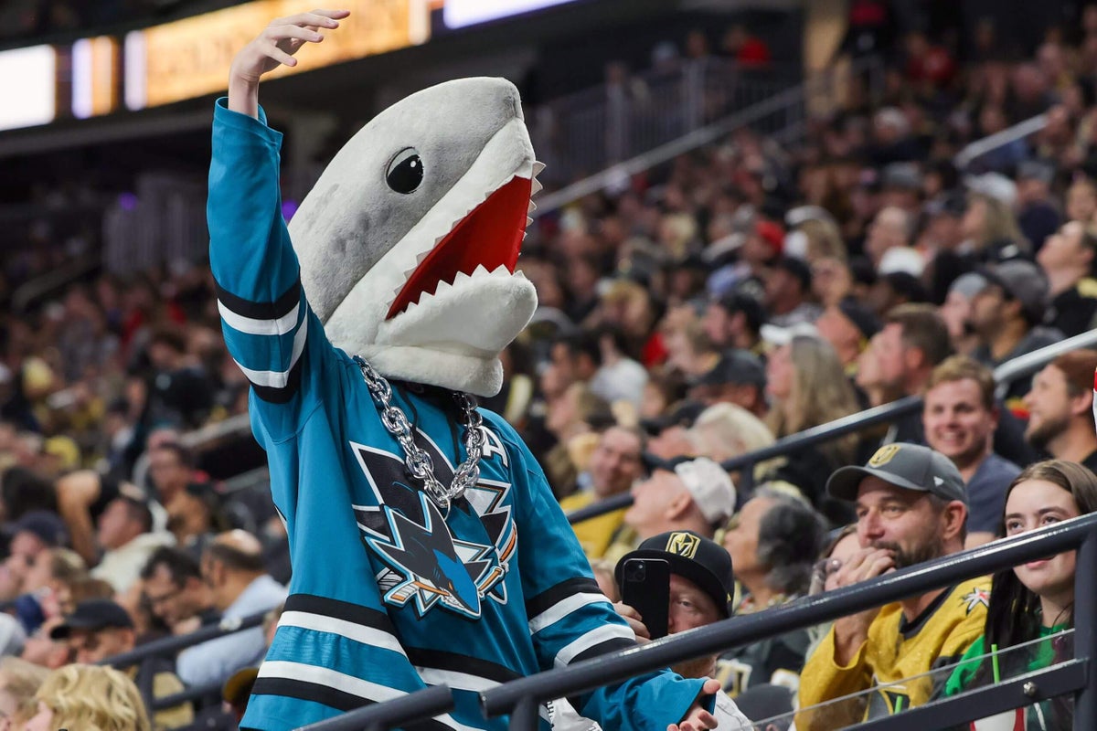 A wrinkle among the NHL's Bottom 10. Plus: Cap chicanery and a Hall of Famer's watchful eye